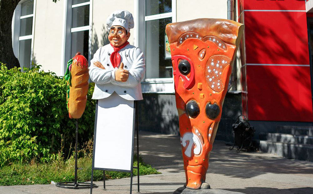 Rostovye reklamnye figury