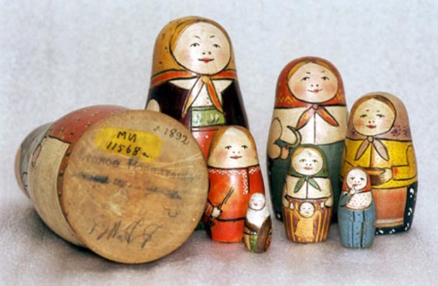 Main first matryoshka museum doll buttom