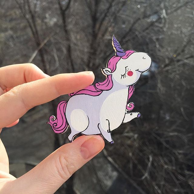 Брошь единорожка